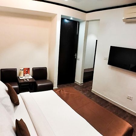 The Wind Cross Hotel Kalka Ngoại thất bức ảnh