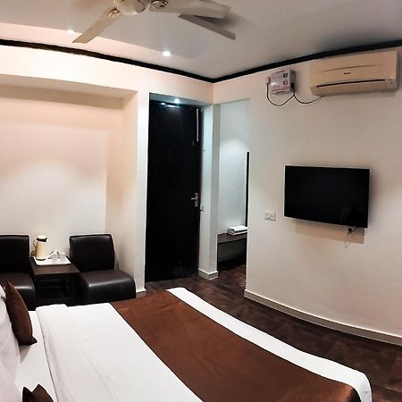 The Wind Cross Hotel Kalka Ngoại thất bức ảnh