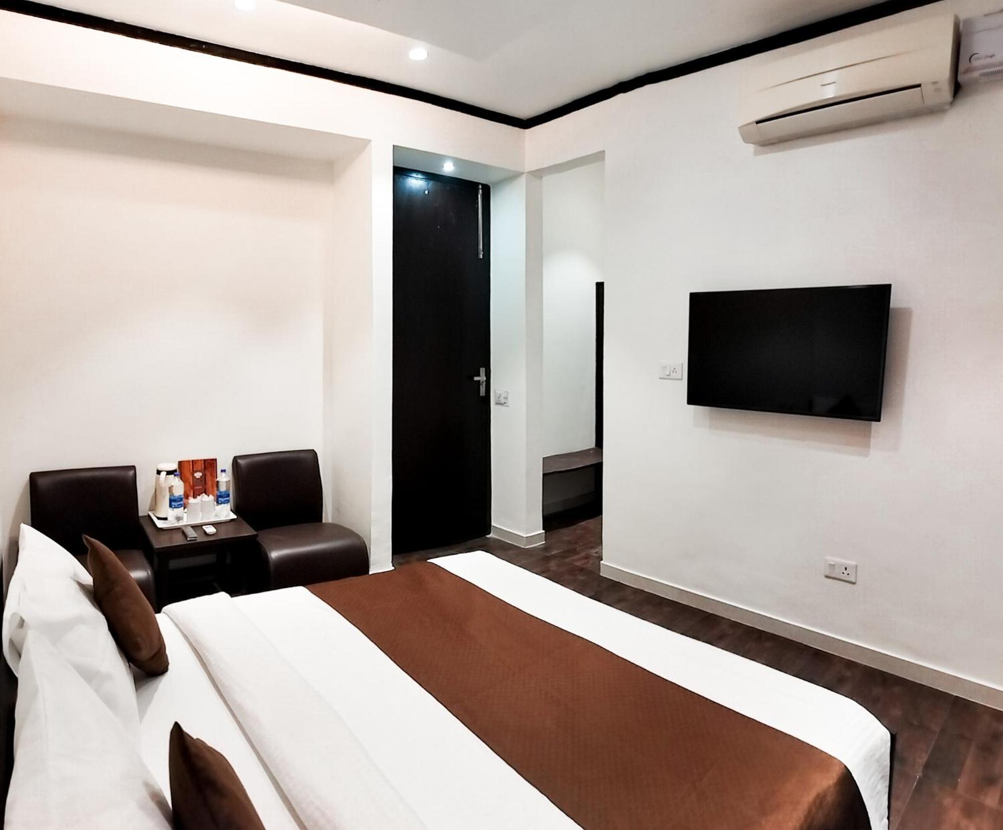 The Wind Cross Hotel Kalka Ngoại thất bức ảnh