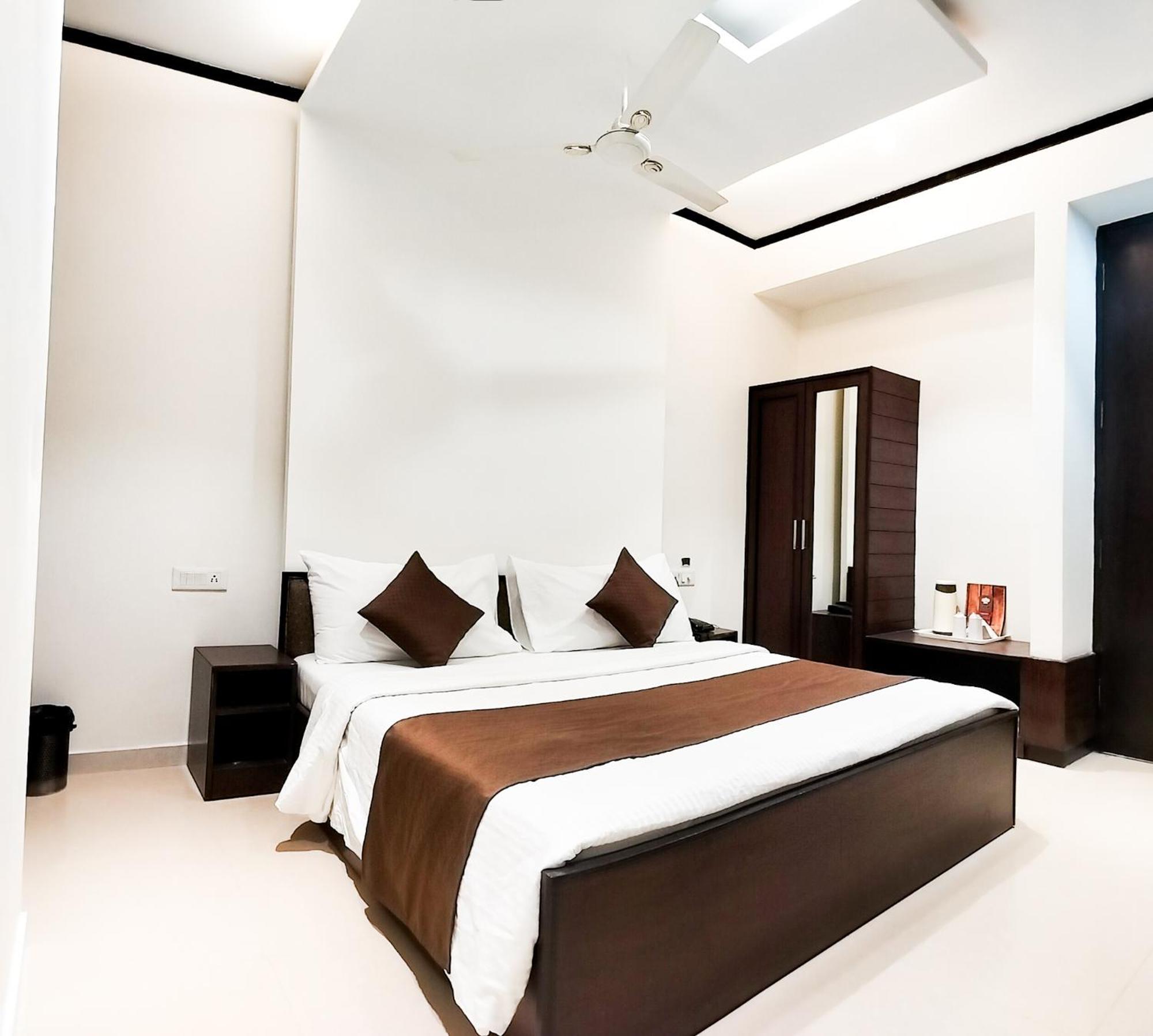The Wind Cross Hotel Kalka Ngoại thất bức ảnh