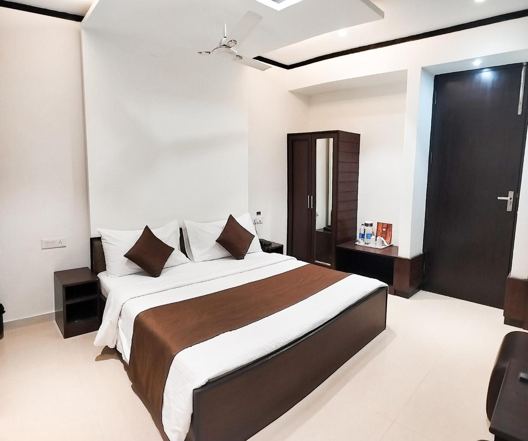 The Wind Cross Hotel Kalka Ngoại thất bức ảnh