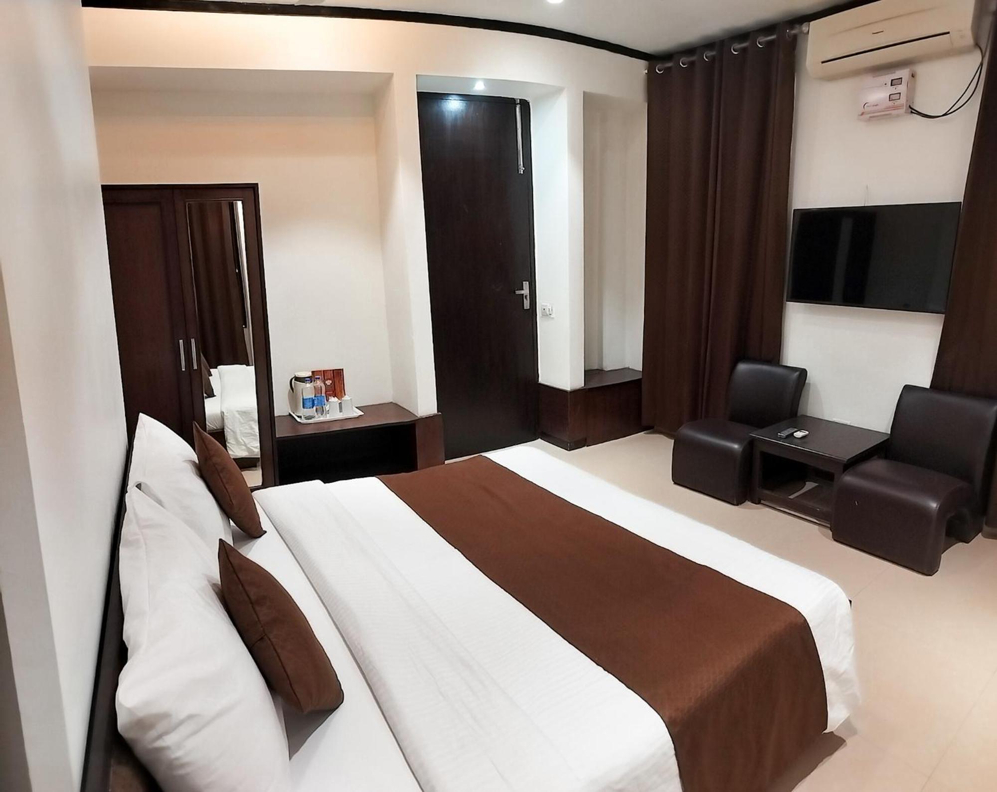 The Wind Cross Hotel Kalka Ngoại thất bức ảnh