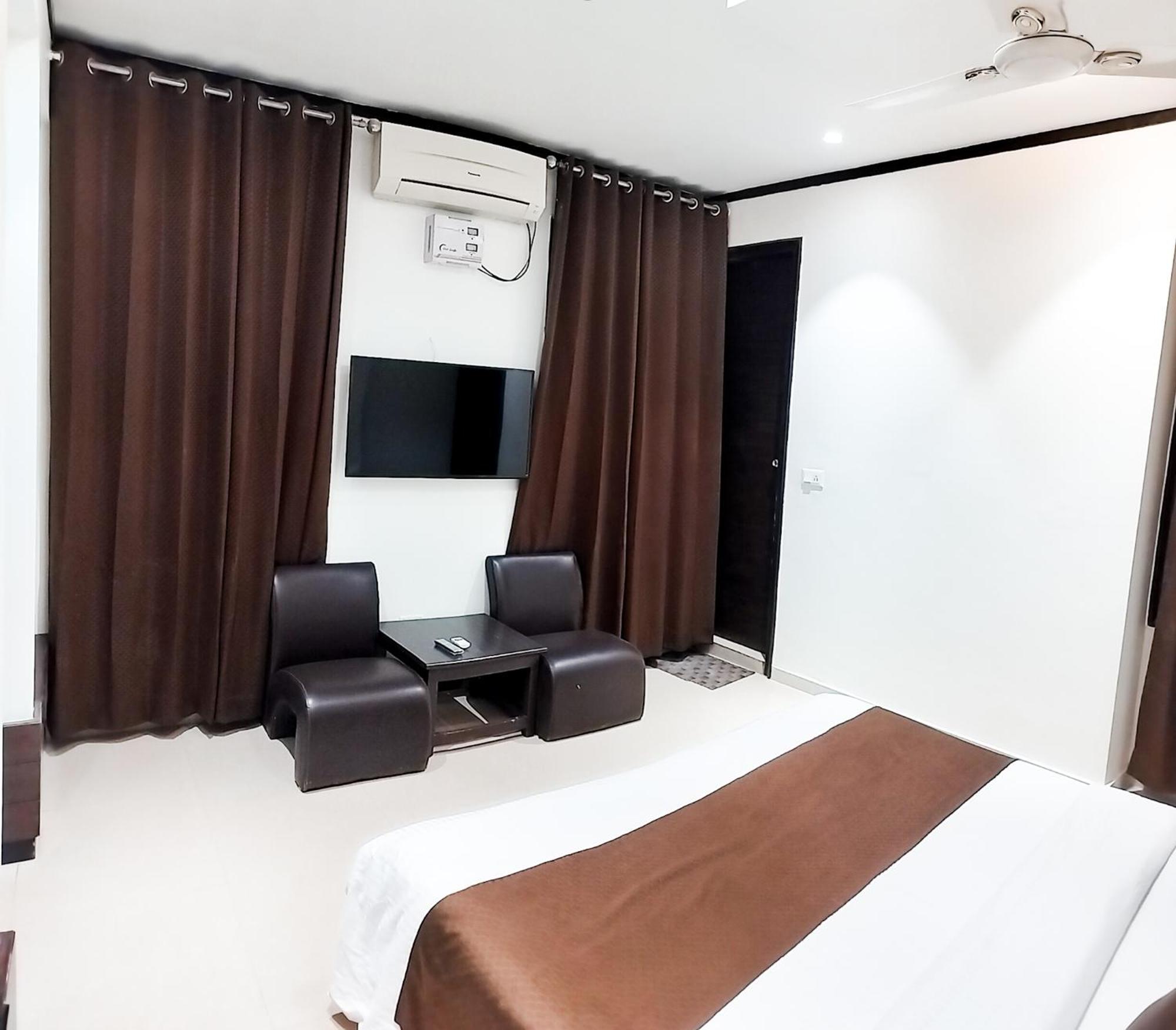 The Wind Cross Hotel Kalka Ngoại thất bức ảnh