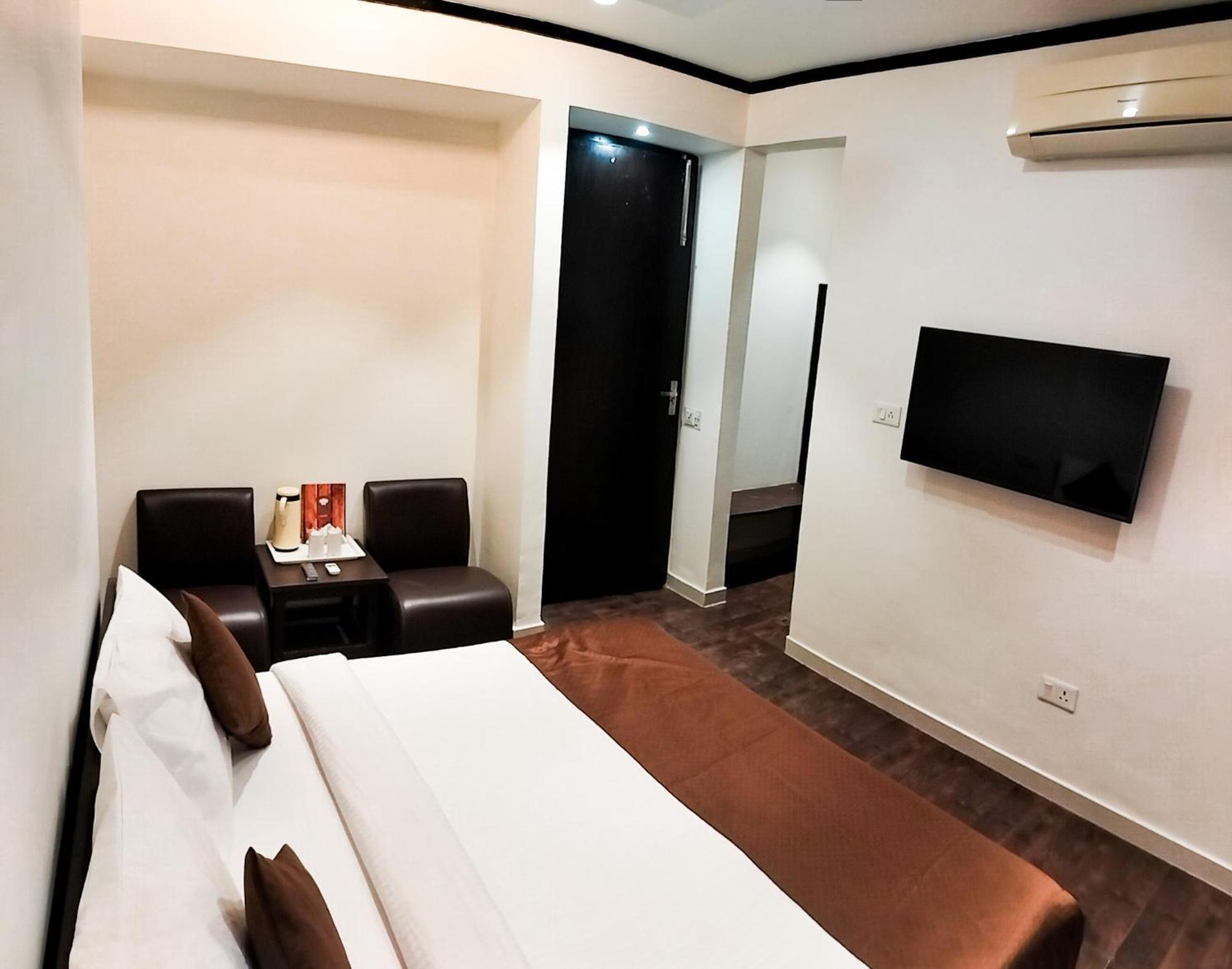 The Wind Cross Hotel Kalka Ngoại thất bức ảnh
