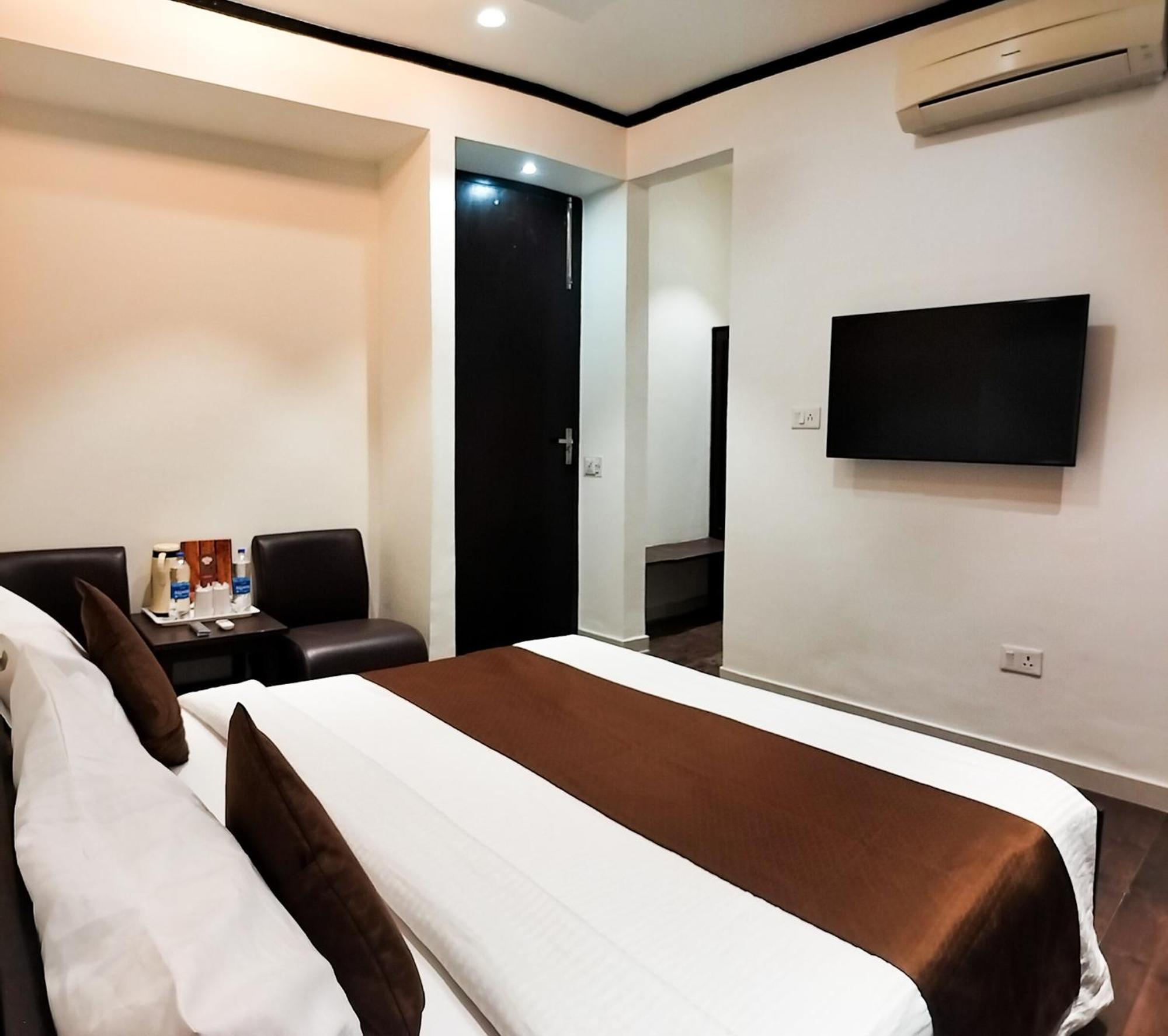 The Wind Cross Hotel Kalka Ngoại thất bức ảnh